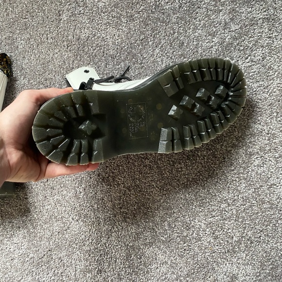 Men’s size 9 US White Platform Doc Matens - Picture 7 of 7